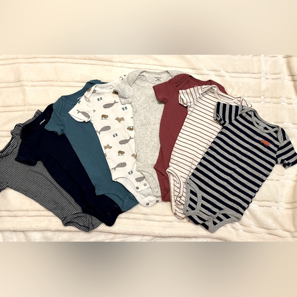 18 months bundle- onesies - Picture 1 of 9